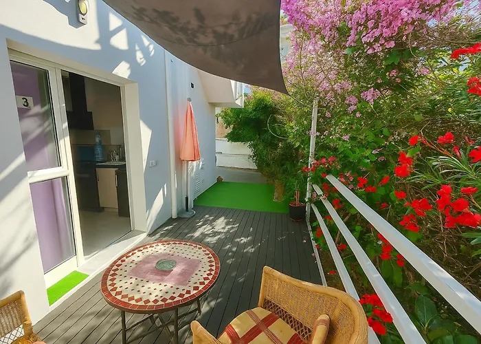 Fantastico 3 - Grosser Terrasse - Gratis Parkplatz - Klimaanlage - Zentrumsnaehe Und Meernaehe Apartman *